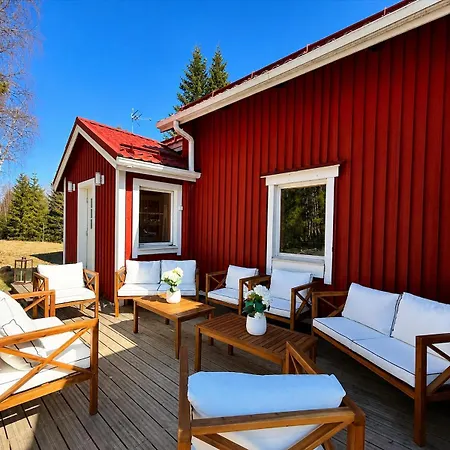 Private Beach, Hot Tub And Oceanfront Oulu